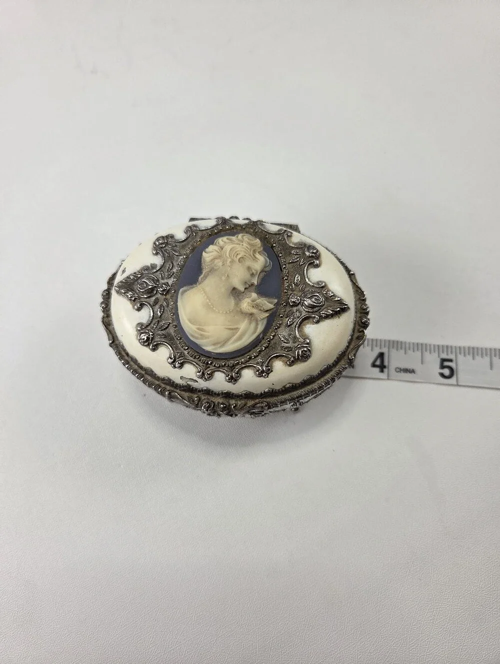 Vintage 70s Cameo Sankyo Music Trinket Box 